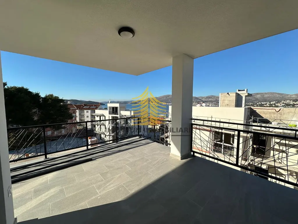 Stan na prodaju – Okrug Gornji, Okrug, 110 m², 4,5-sobni – fotografija 3