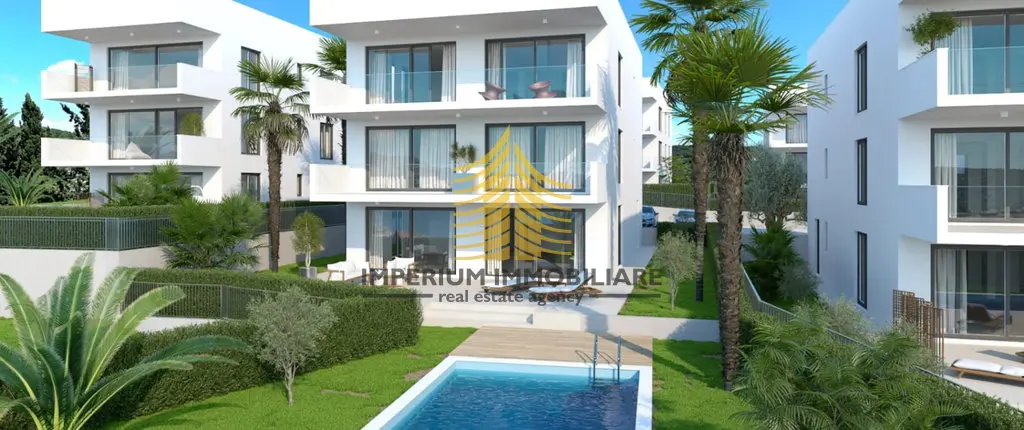 Stan na prodaju – Okrug Gornji, Okrug, 162,47 m², 2,5-sobni