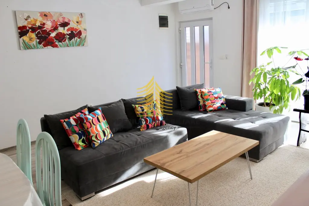 Stan na prodaju – Okrug Gornji, Okrug, 68 m², 2,5-sobni