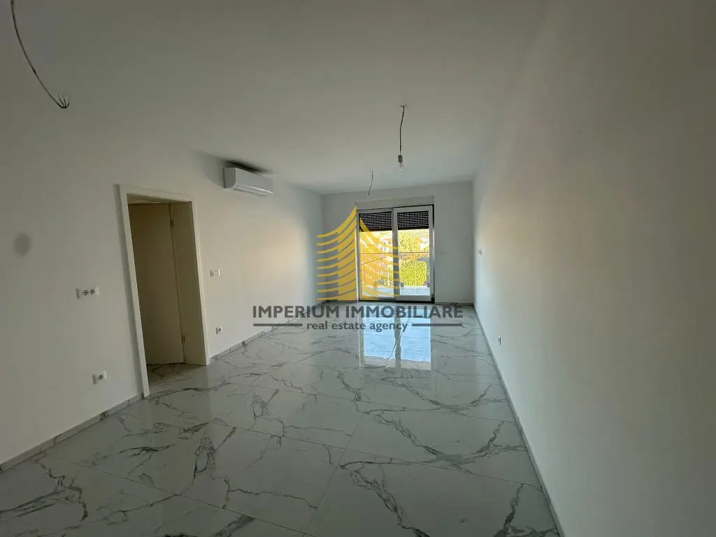 Stan na prodaju – Okrug Gornji, Okrug, 69,59 m², 2,5-sobni – fotografija 2