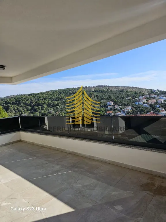 Stan na prodaju – Okrug Gornji, Okrug, 72,5 m², 2,5-sobni – fotografija 2
