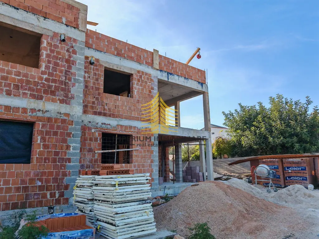 Stan na prodaju – Pirovac, 146 m², 2,5-sobni
