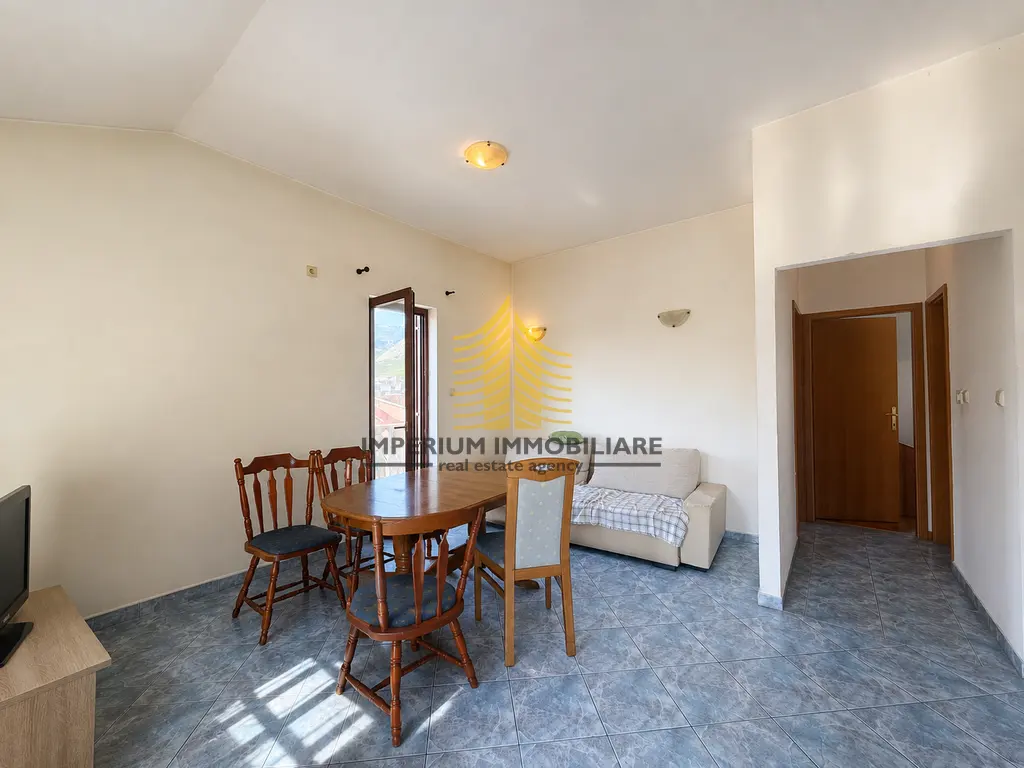 Stan na prodaju – Podstrana, 60 m², 2,5-sobni – fotografija 2