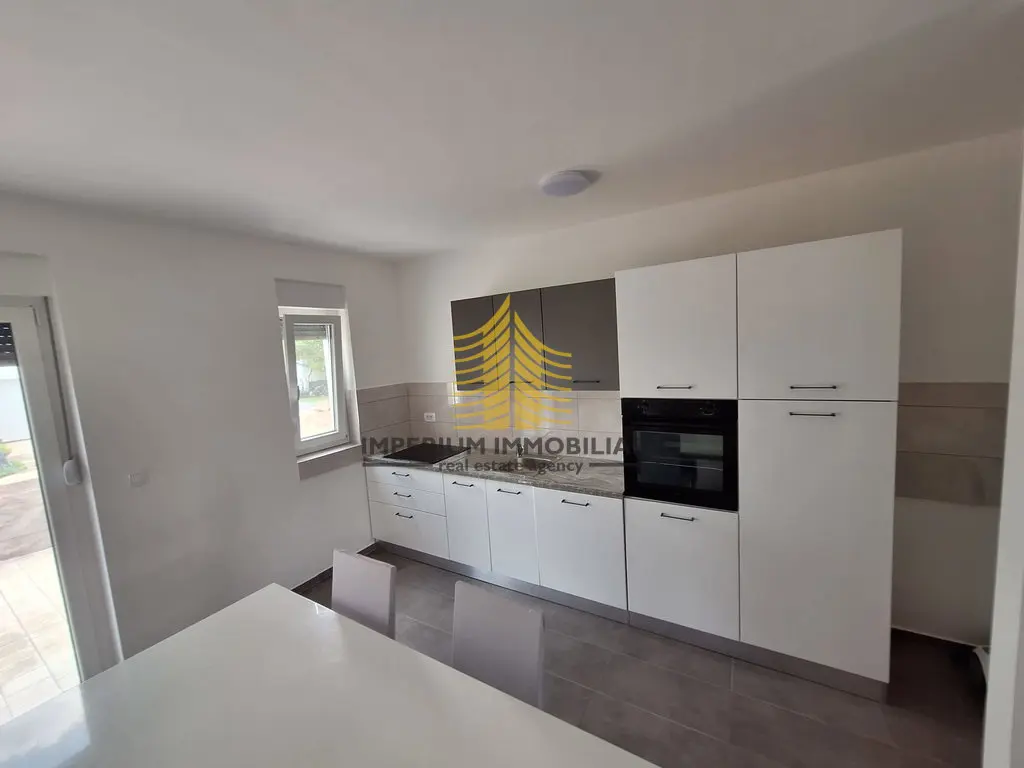 Stan na prodaju – Ražanac, 75 m², 2,5-sobni – fotografija 2