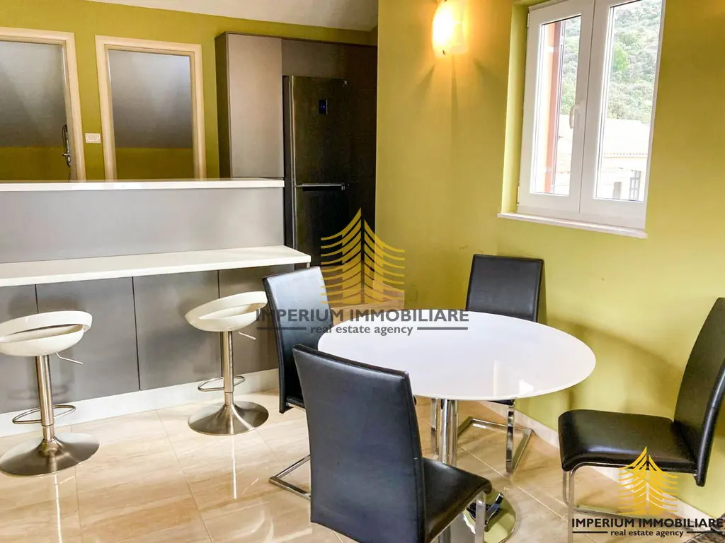Stan na prodaju – Rogoznica, 410 m², 10-sobni – fotografija 4