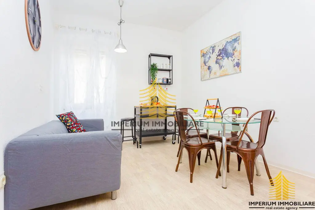 Stan na prodaju – Šibenik, 197 m², 8-sobni