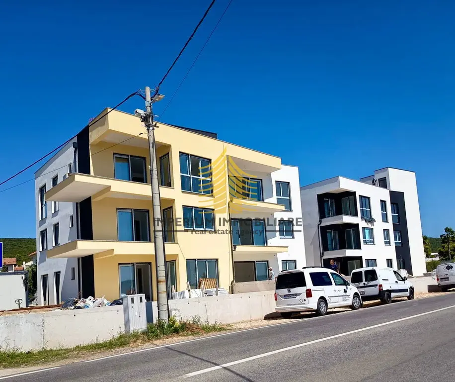 Stan na prodaju – Sukošan, 405,78 m², 5-sobni