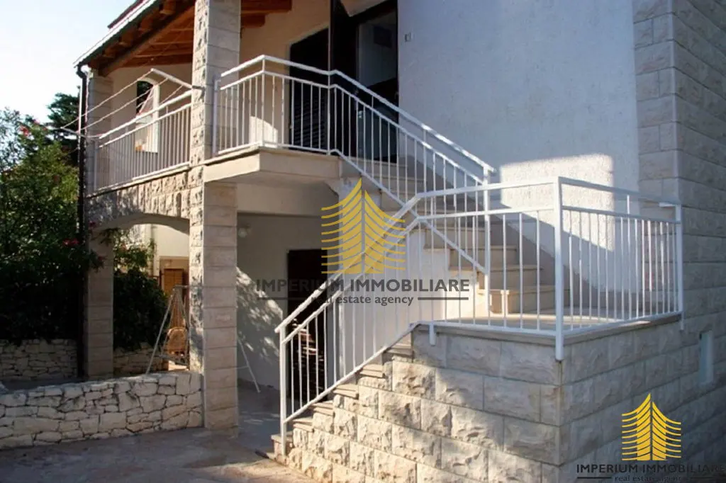 Stan na prodaju – Supetar, 212 m², 4-sobni – fotografija 3
