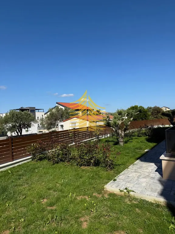 Stan na prodaju – Sveti Filip i Jakov, 100 m², 2,5-sobni – fotografija 2