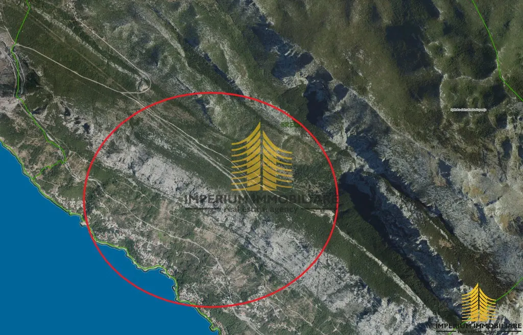 Zemljište na prodaju – Brela, 1068 m²