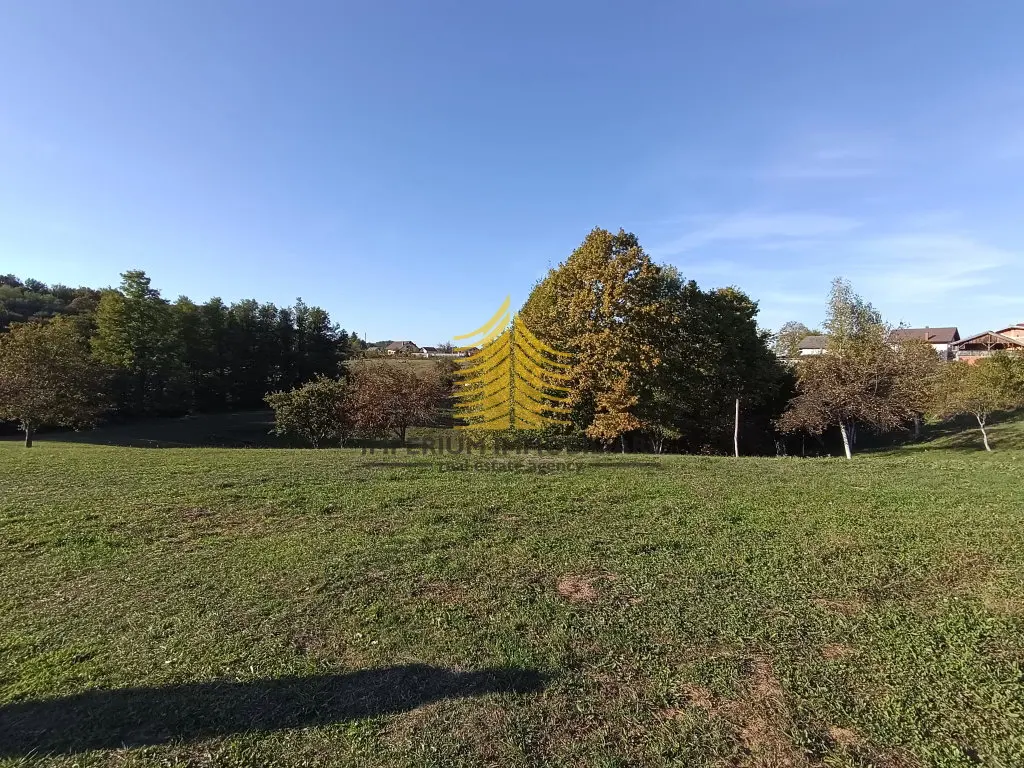 Zemljište na prodaju – Duga Resa, 511 m²