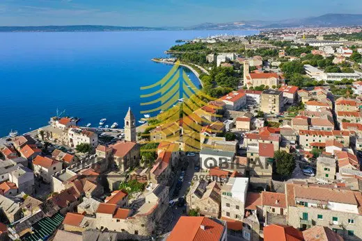 Zemljište na prodaju – Kaštel Sućurac, 6900 m²