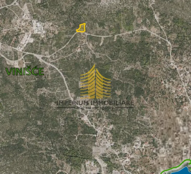 Zemljište na prodaju – Marina, 2500 m²