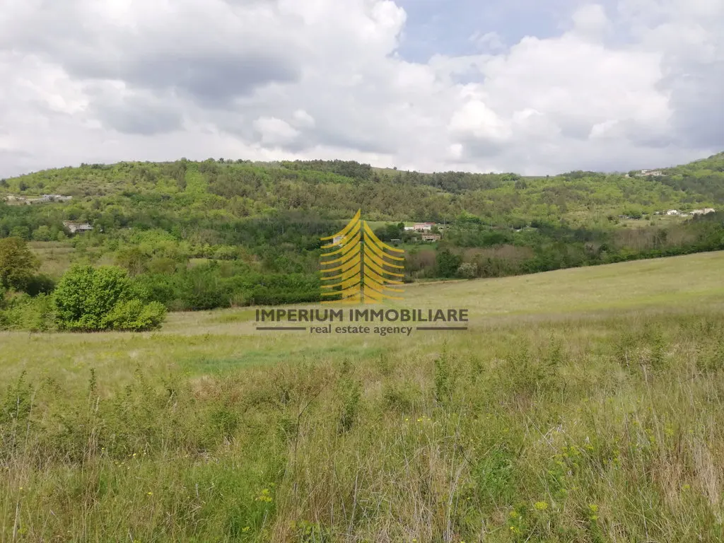 Zemljište na prodaju – Motovun, 53183 m² – fotografija 2
