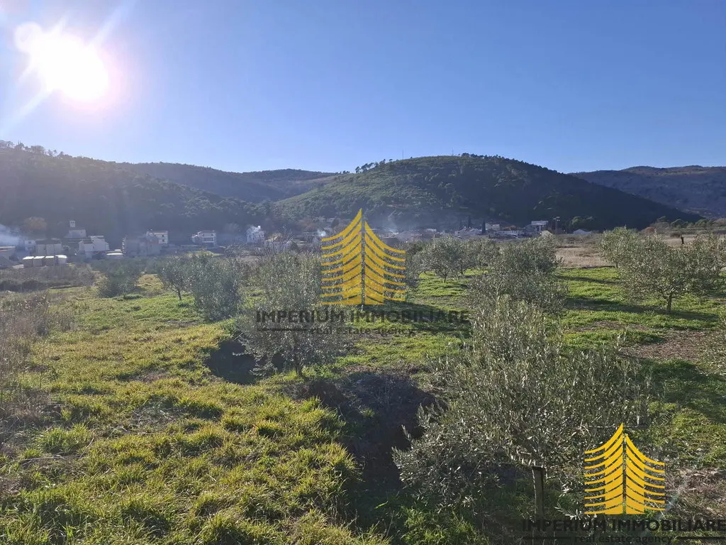 Zemljište na prodaju – Omiš, 1000 m² – fotografija 2