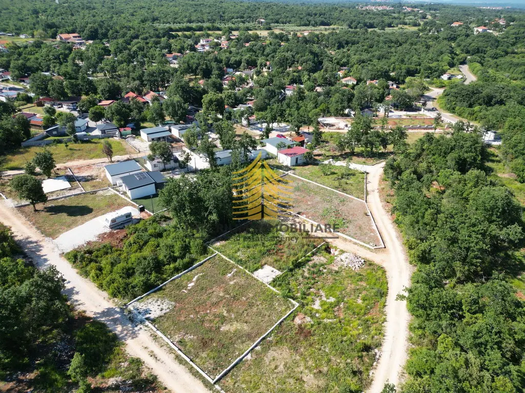 Zemljište na prodaju – Pavićini, 340 m² – fotografija 4