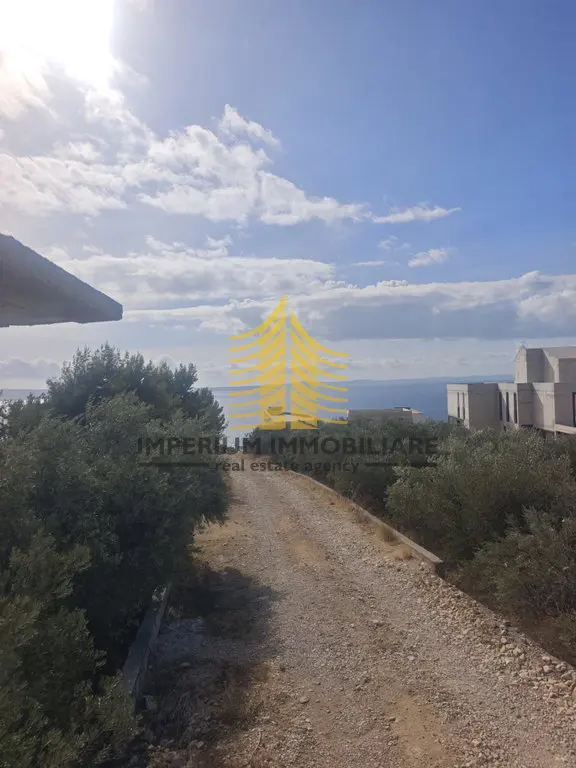 Zemljište na prodaju – Podstrana, 750 m²