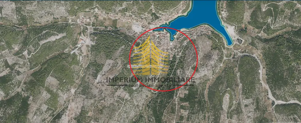 Zemljište na prodaju – Pučišća, 561 m²