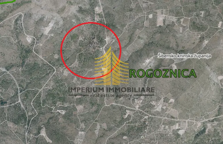 Zemljište na prodaju – Rogoznica, 568 m²