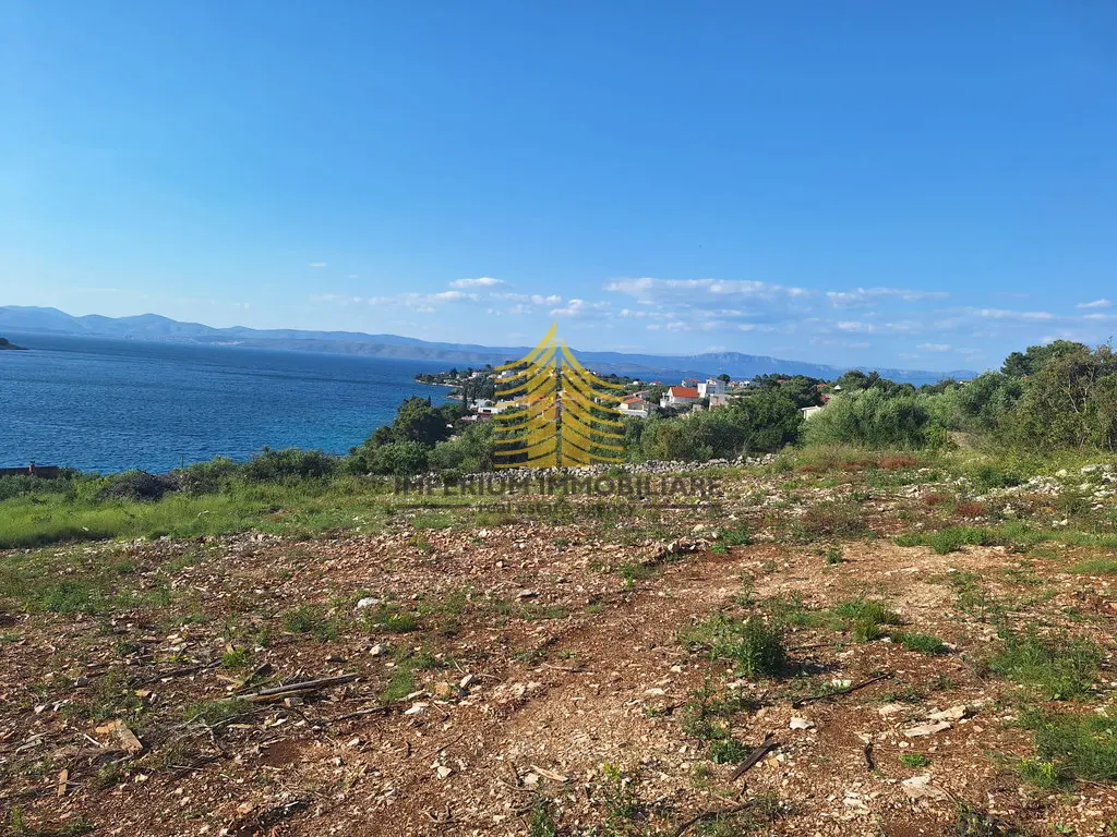 Zemljište na prodaju – Šolta, 500 m²