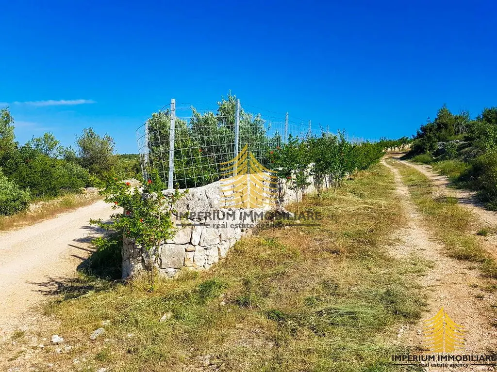 Zemljište na prodaju – Sutivan, 20000 m² – fotografija 2