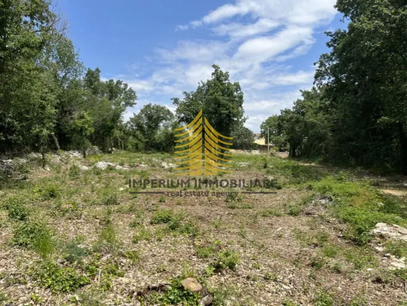 Zemljište na prodaju – Sveti Lovreč, 1350 m²