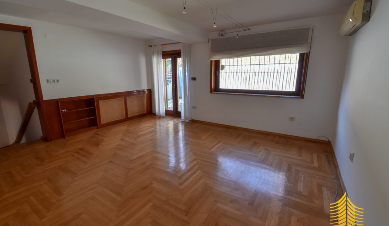 Kuća: Zagreb (Kraljevec), višekatnica, 422.00 m2 (iznajmljivanje)