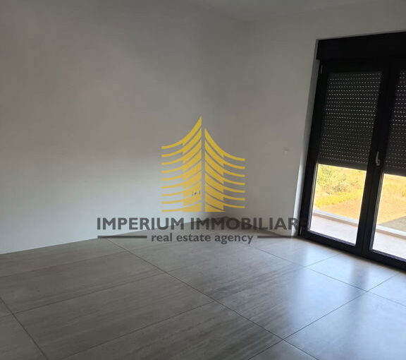 whatsapp image 2025 08 20 at 12.27.00 3 CtIUbQB6 1200x1600 portrait